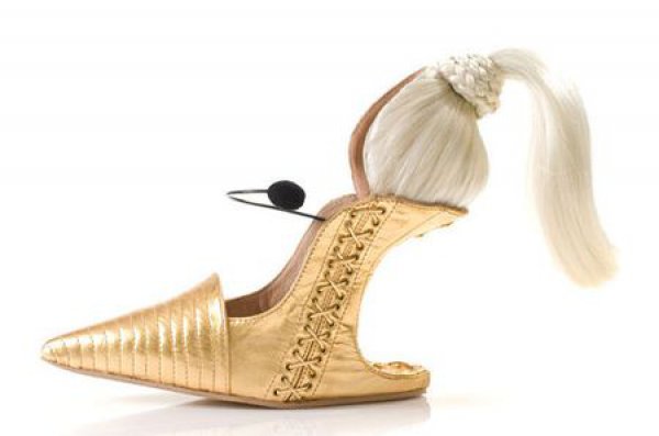 Ізраїльський дизайнер пошив туфлі за образом Мадонни