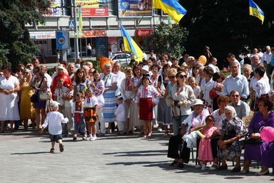 Луцьк вшанував День Незалежності України вишиванками і концертами