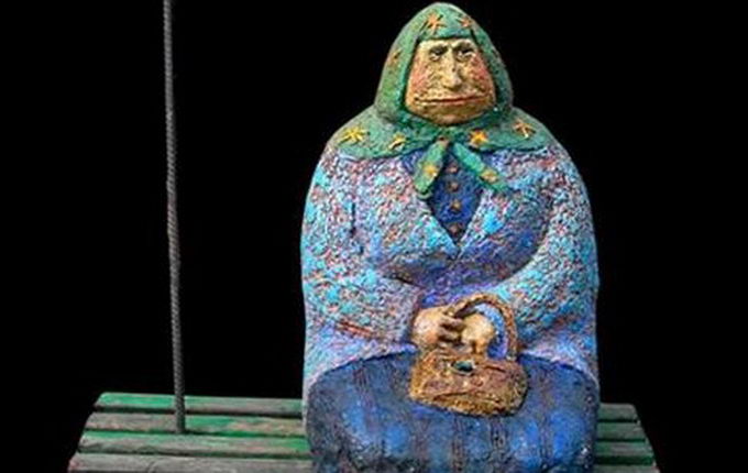 У Києві з’явився пам’ятник класичній бабусі