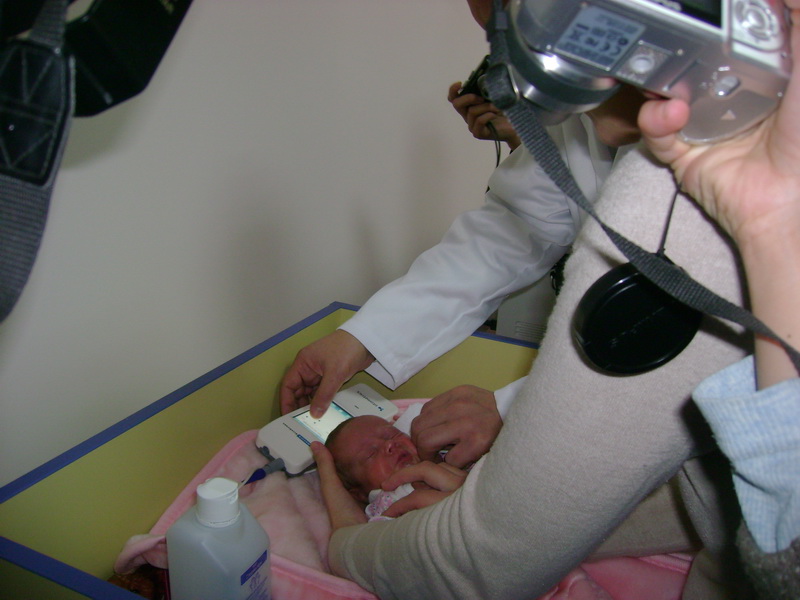 Доньки Клімчука передали дитячій лікарні обладнання для діагностики вад слуху