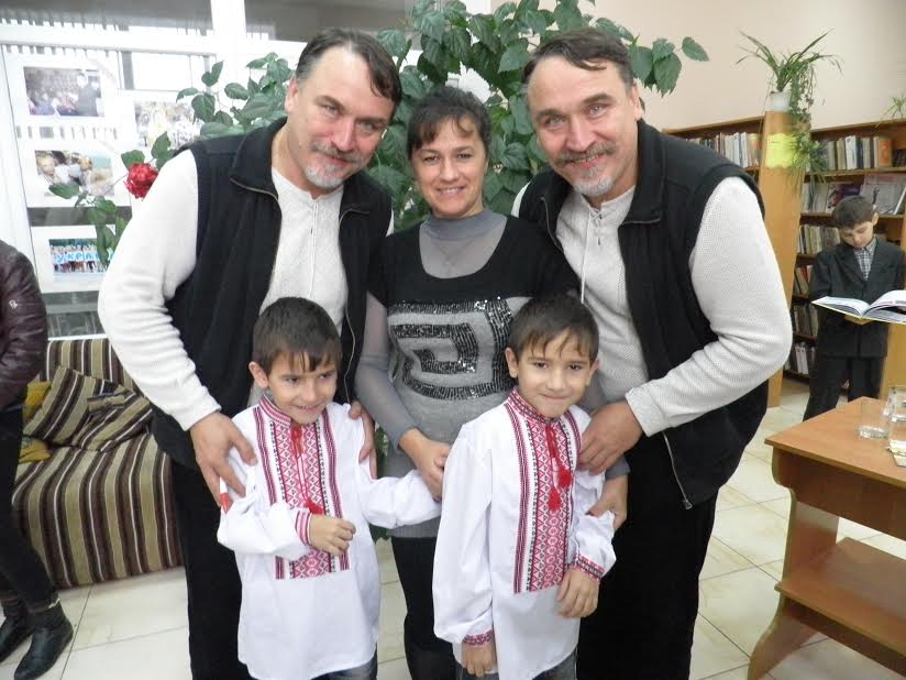 Рожищенську дитячу бібліотеку вдруге відвідали брати Капранови
