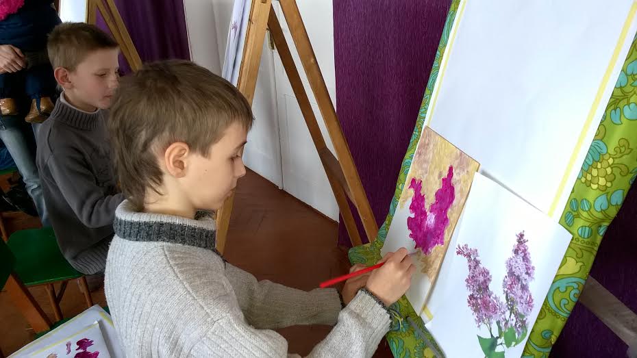 У Рожищі діти переселенців вчилися інтуїтивному живопису