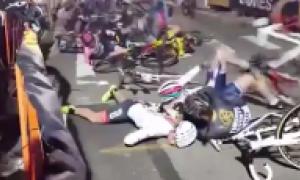 В американському Брукліні сталася масова аварія  під час велогонки (відео)