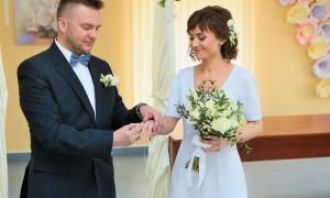 Ведуча каналу «Україна» Анна Панова вийшла заміж