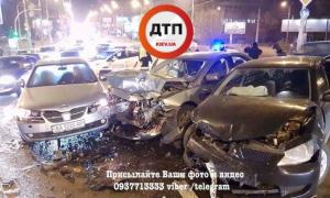 ДТП у Києві: кількість постраждалих авто збільшилась до 21