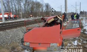 У Ківерцівському районі автомобіль зіткнувся із потягом, є постраждалі
