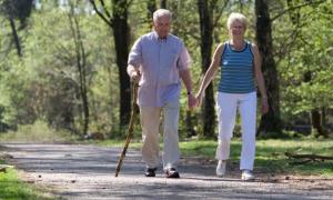 Науковці: повільна ходьба призводить до старіння мозку