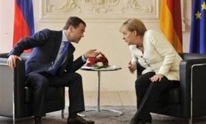 Тягнибок: реваншисти Меркель і Мєдвєдєв готують окупацію України