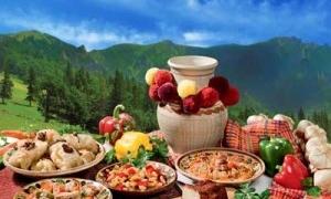 На Черкащині 10 людей отруїлися домашньою їжею