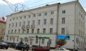 Як керманичі волинської профспілки майно розпродують