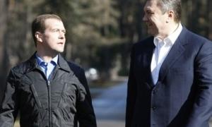 Янукович знову розповів Медведєву, що 