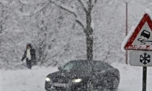 Снігопади паралізували життя декількох штатів США