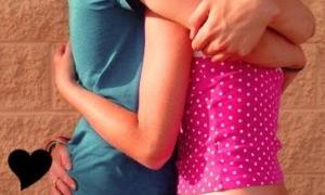 Світовий рекорд: У США чоловік за добу обняв 7777 осіб