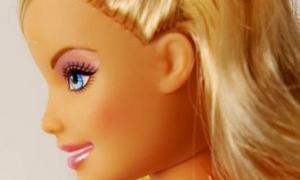 Ляльку Барбі знімуть у кіно
