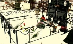 У Заборолі вандали викрадали металеві огорожі з могил