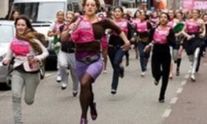 Австралійки взяли участь у забігу в туфлях на шпильках