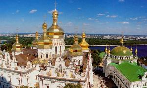 Києво-Печерська Лавра передана у державну власність