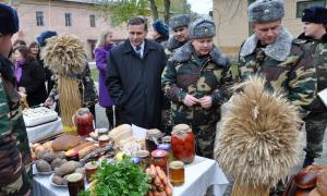 У Луцьку прикордонники показали свої кулінарні здібності