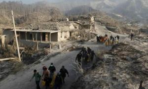 Через виверження вулкана і цунамі в Індонезії загинуло щонайменше 180 осіб. Сотні зникли безвісті