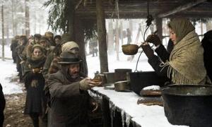 Віктор Янукович розпорядився, щоб людей годували і поїли на виборах