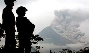 В Індонезії прокинулись відразу 20 вулканів