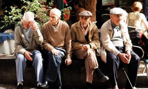 Французам таки підвищили пенсійний вік. Страйки не допомогли