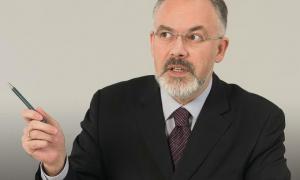 Дмитро Табачник написав диктант до Дня української мови з помилкою