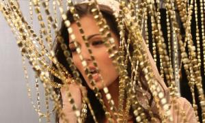 Співачка AURORA повернула інкасаторам 10 кілограмів золота