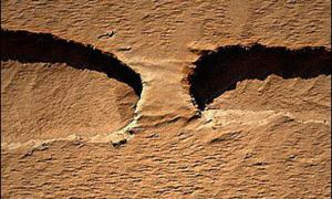 На Марсі знайшли кам’яний міст. Фото