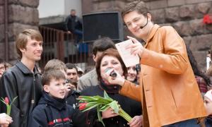 Проти Ігоря Кондратюка порушили кримінальну справу через «Караоке на Майдані»