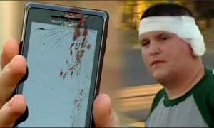 Телефон американця вибухнув під час розмови