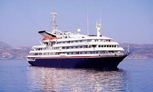 Круїзний лайнер з українцями на борту потрапив в аварію біля Антарктиди