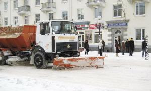 На прибирання снігу витрачають до 15 тисяч гривень щодня