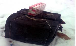 Контрабандні сигарети замерзли у водах Західного Бугу