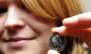 Студентка знайшла монету «з майбутнього»