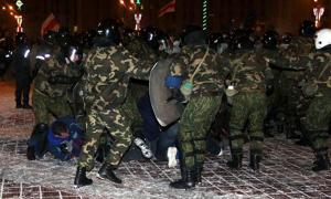 Провівши вибори, Білорусь знову повернулася до деспотії і репресій