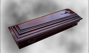 Жінка через кілька годин після смерті «прокинулась» у труні