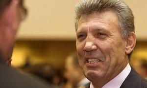 ЗМІ: П’яний Сергій Ківалов показував непристойні жести в аеропорту Женеви