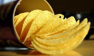 Найнебезпечнішими продуктами виявилися чіпси та газована вода