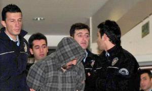 Турок намагався захопити літак, погрожуючи вибухівкою