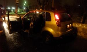 На краденому автомобілі молодики далеко не заїхали