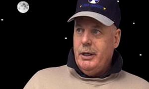 Казахстан хоче судитися з власником Місяця і Марса, який продавав ділянки на планетах