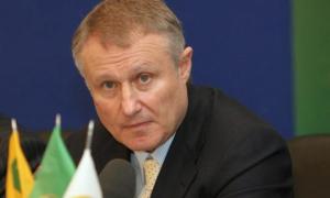 ФІФА вимагає до завершення Євро-2012 не звільняти Григорія Суркіса