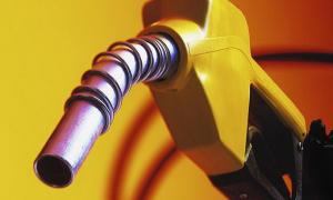 Через місяць літр бензину коштуватиме понад 12 гривень
