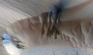 Американські астрономи виявили на Марсі рухомі дюни 