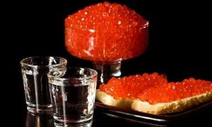 Червона ікра в поєднанні з горілкою стає потужним афродизіаком