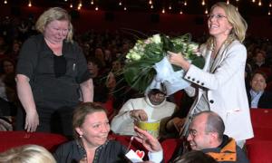 Ксенія Собчак зловила весільний букет Міли Йовович