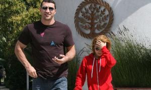 Кохана Володимира Кличка потрапила у скандал