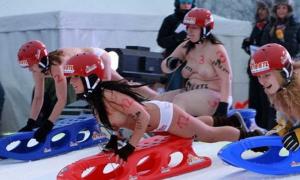 Німці змагалися в катанні на санках в одних трусах