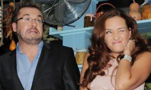 ЗМІ: Олександр Пономарьов піднімав руку на обох дружин